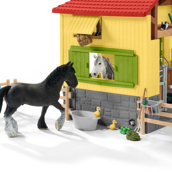 Horse stable - Image 3